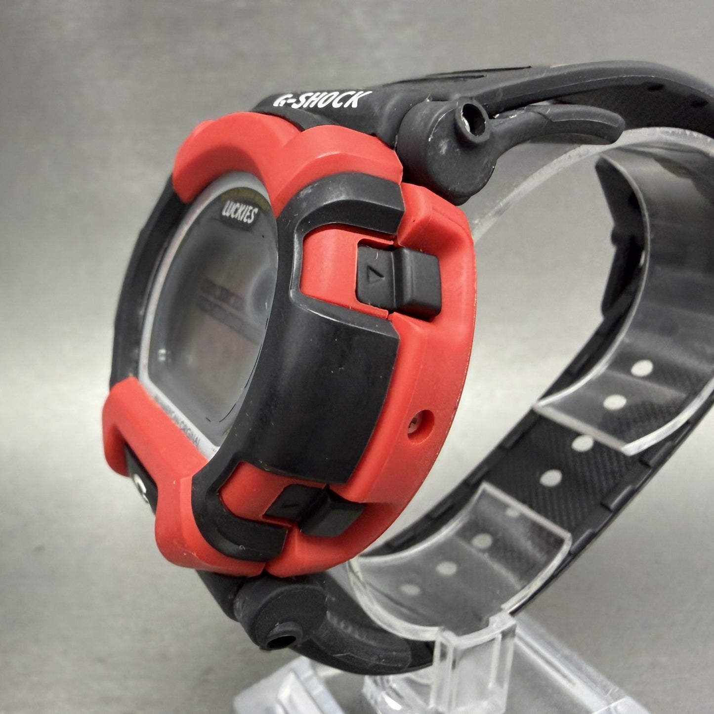Casio GShock DW002 Watch Men 48mm Lucky Strike Digital Black Red New Battery2