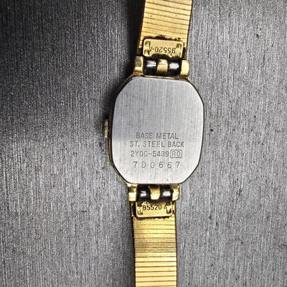 Seiko Watch Women 16mm White Dial Gold Tone Oval 2Y00-5439 New Battery Vintage10