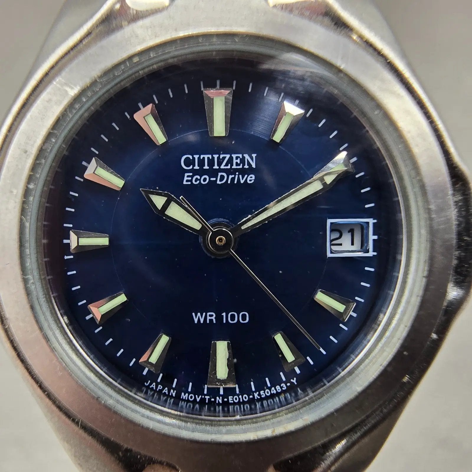 Citizen Eco-Drive Watch Women 27mm Blue Dial Silver Tone Date E010-K16393 Runs H1