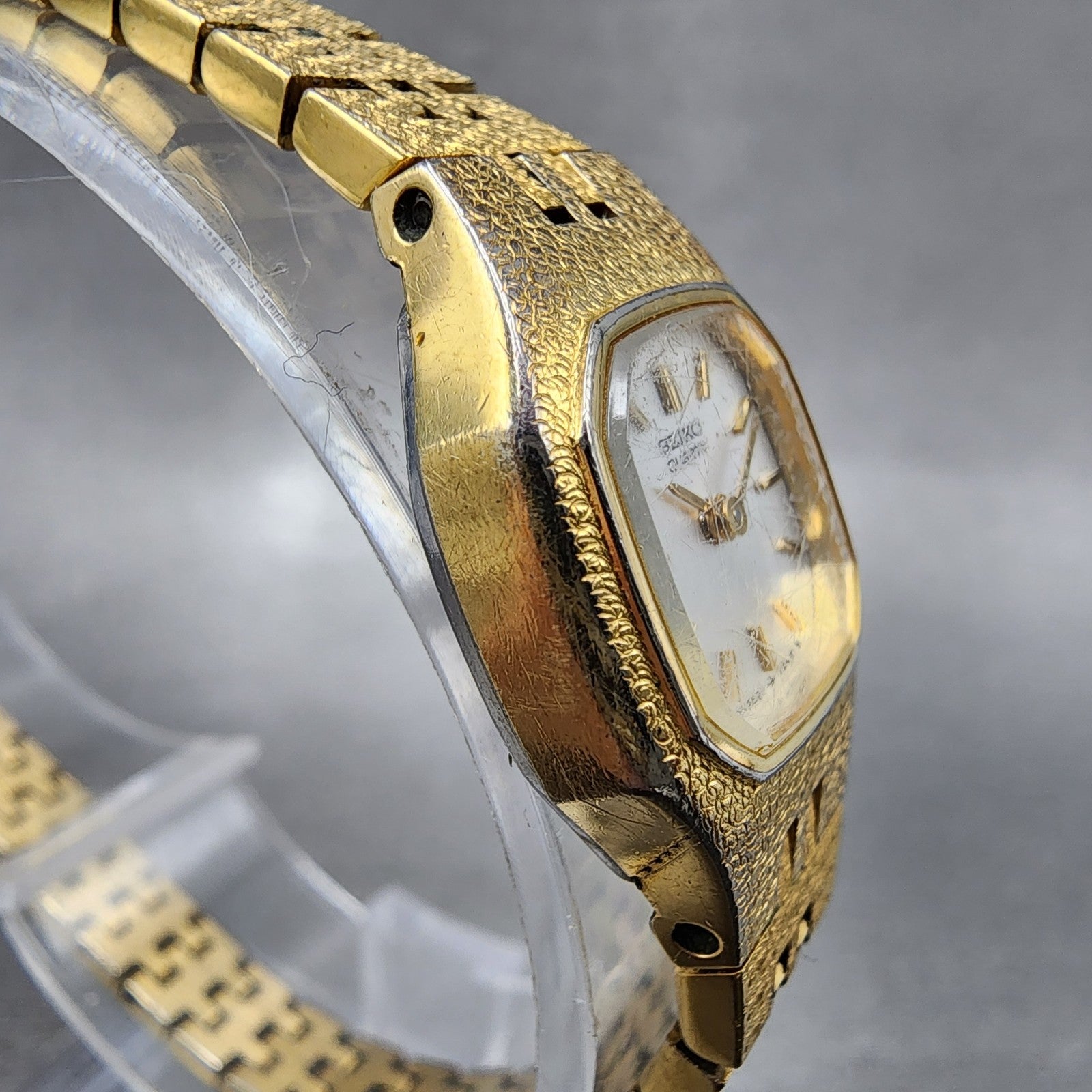 Seiko Watch Women 17mm Silver Dial Gold Tone Rectangle 2b205039 New Battery3