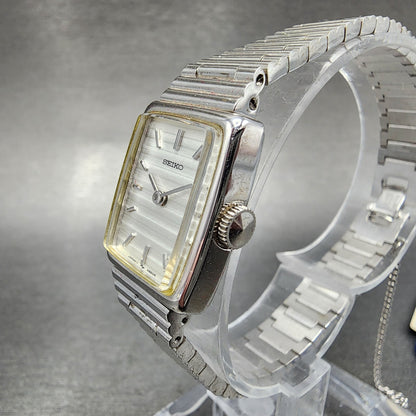 Seiko Tank Watch Women 17mm Silver Dial Silver Tone Manual Wind NOS Runs 11004