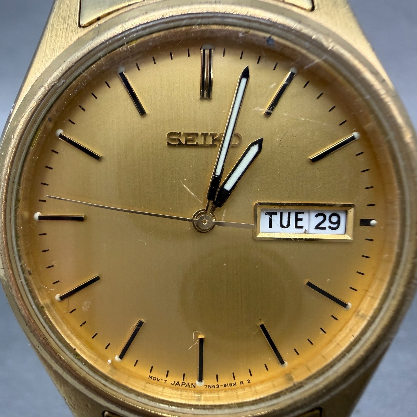 Seiko Watch Men 37mm Champagne Dial Gold Tone Daydate Round 7N43-9048 PARTS VTG2