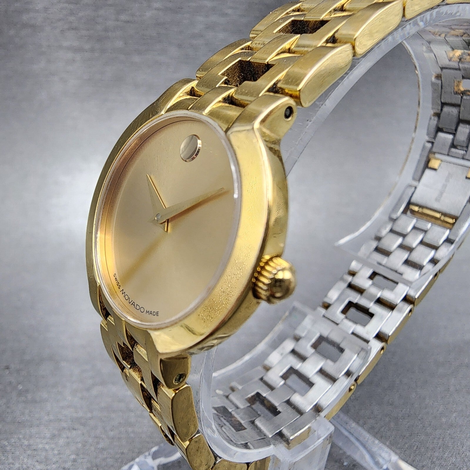 Movado Estimo Watch Women 25mm Gold Dial Gold Tone Round 604887 New Battery2