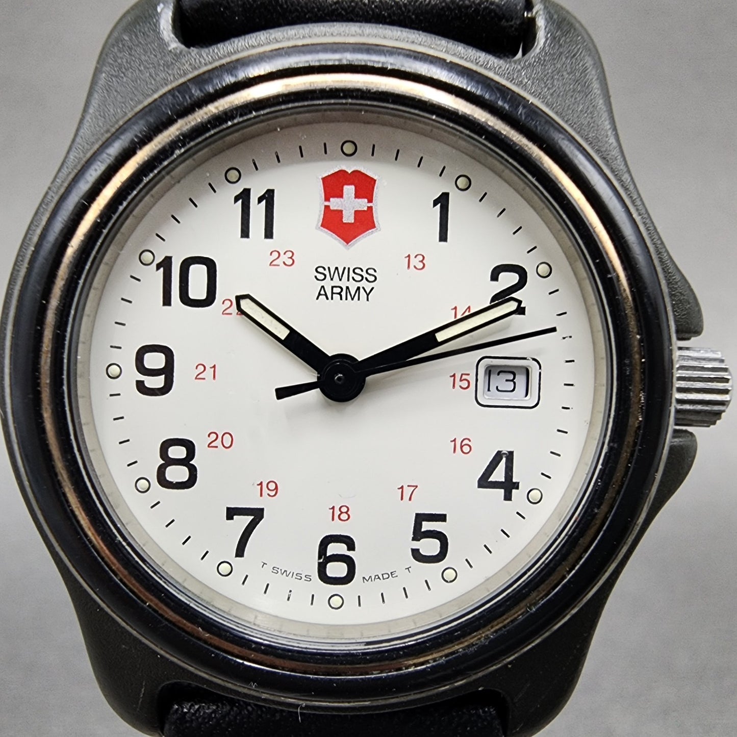 Victorinox Swiss Army Watch Women 33mm White Dial Black Tone Round New Battery1