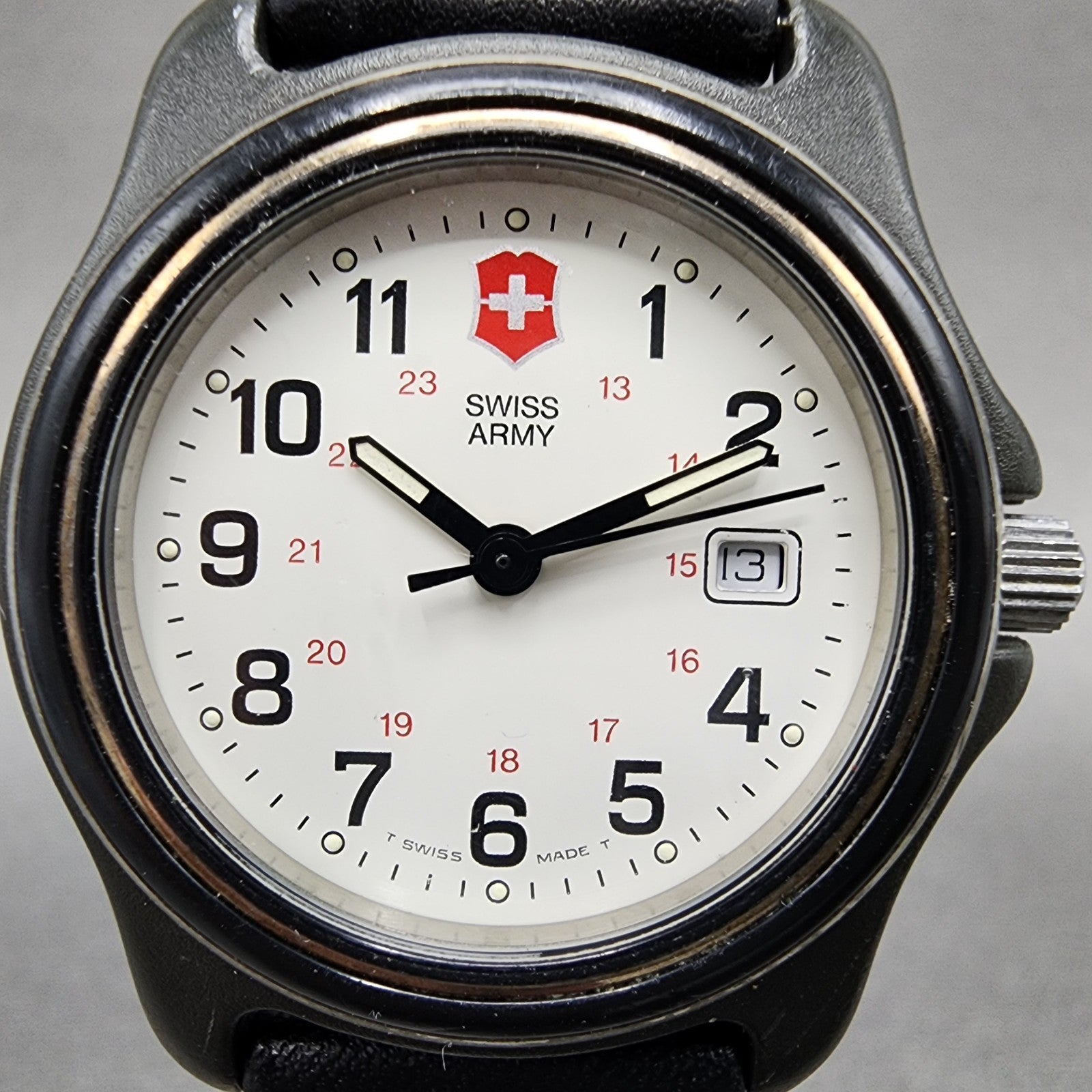 Victorinox Swiss Army Watch Women 33mm White Dial Black Tone Round New Battery1