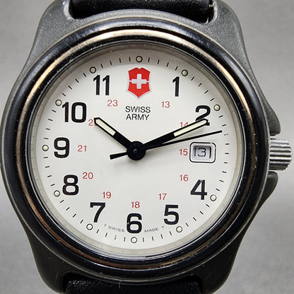 Victorinox Swiss Army Watch Women 33mm White Dial Black Tone Round New Battery1