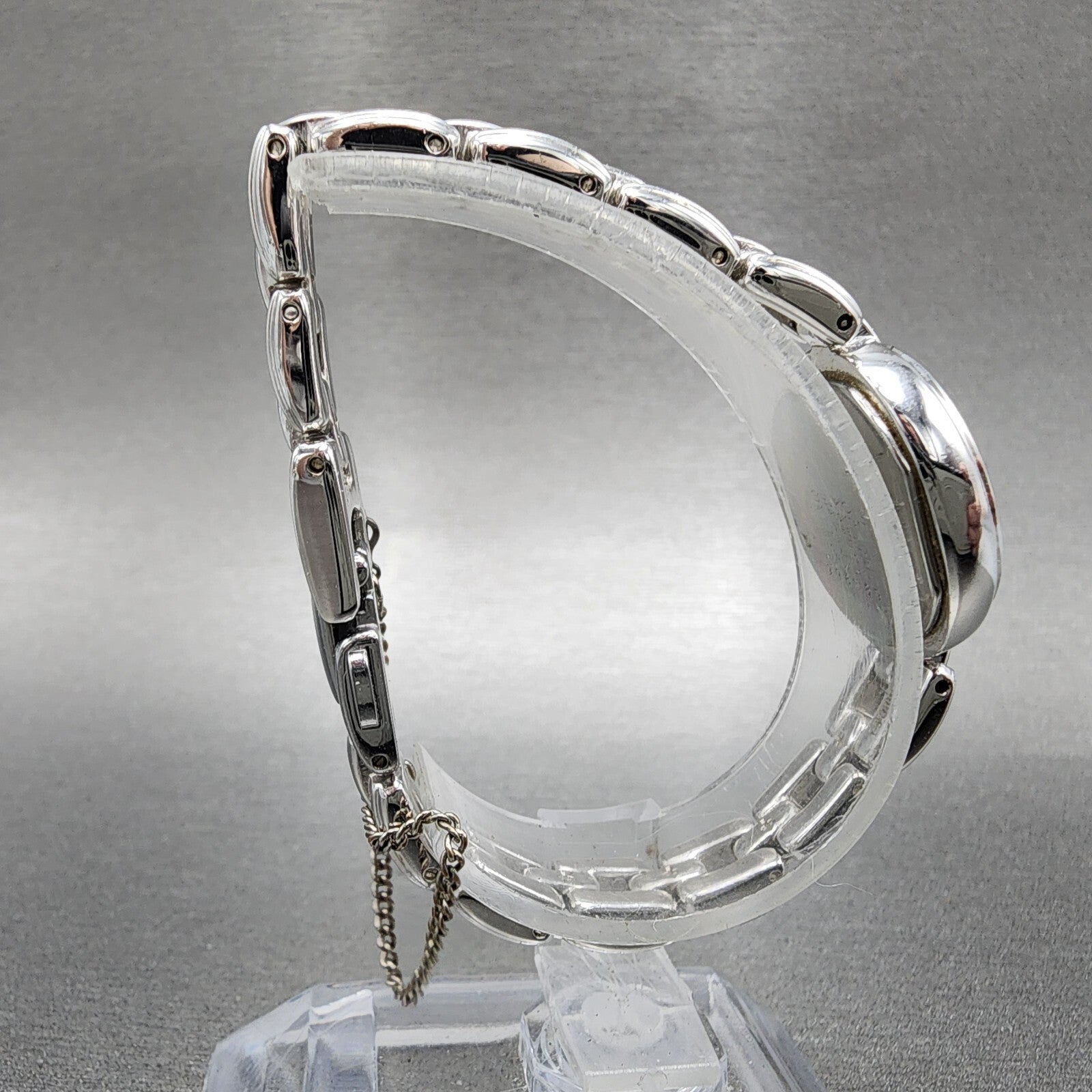 Seiko Solar Watch Women 18mm MOP Dial Silver Tone Oval V1105a20 Runs8