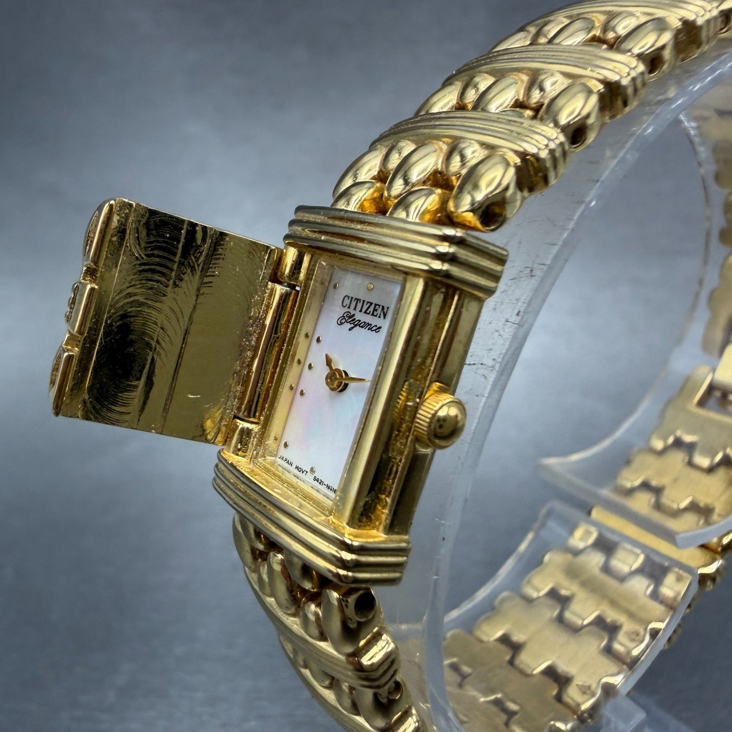Citizen Elegance Tank Watch Women 14mm MOP Dial Gold Tone Flip Cover NewBattery92
