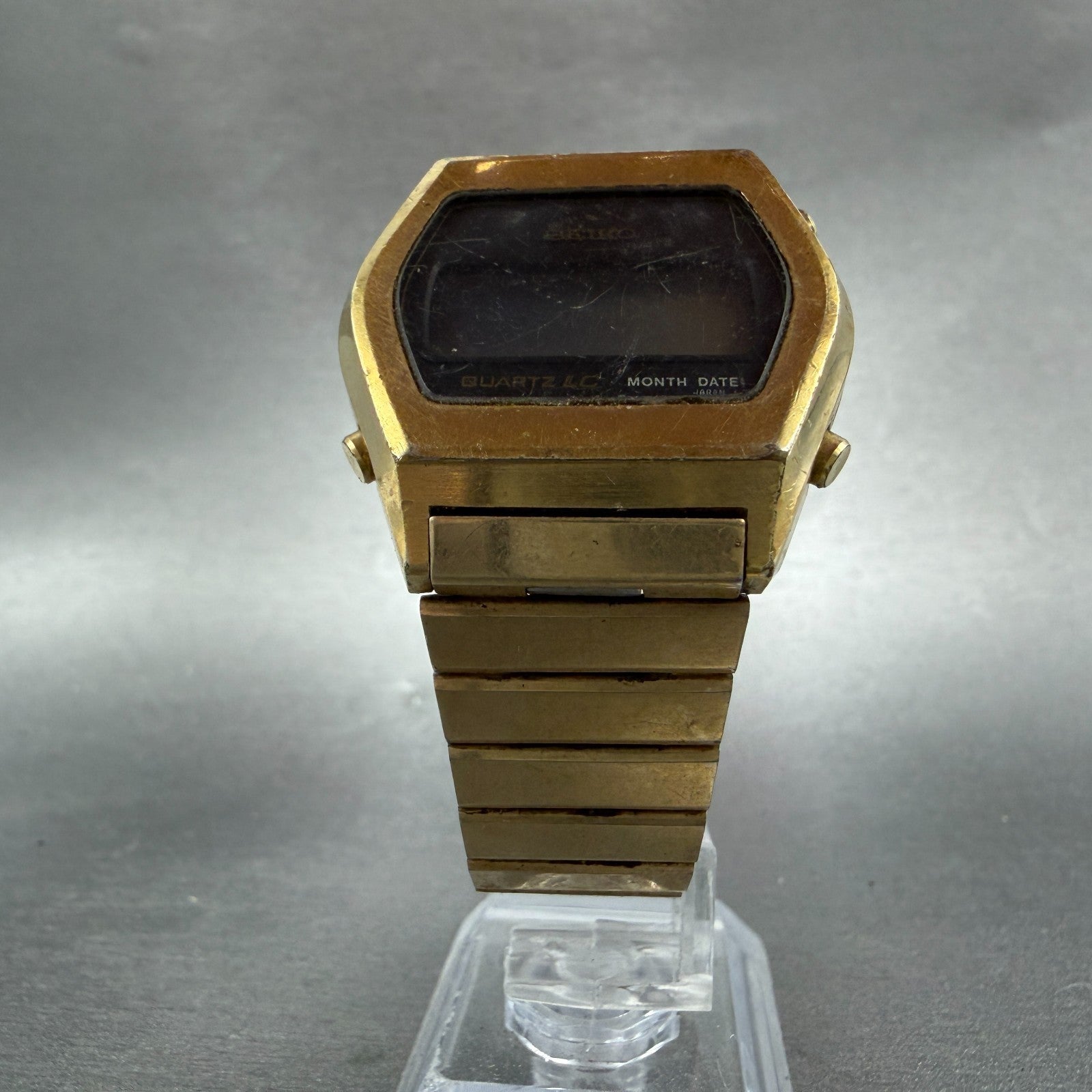 Seiko Digital Watch Men 35mm LCD Gold Tone Month Date 0439-4019 VTG PARTS6