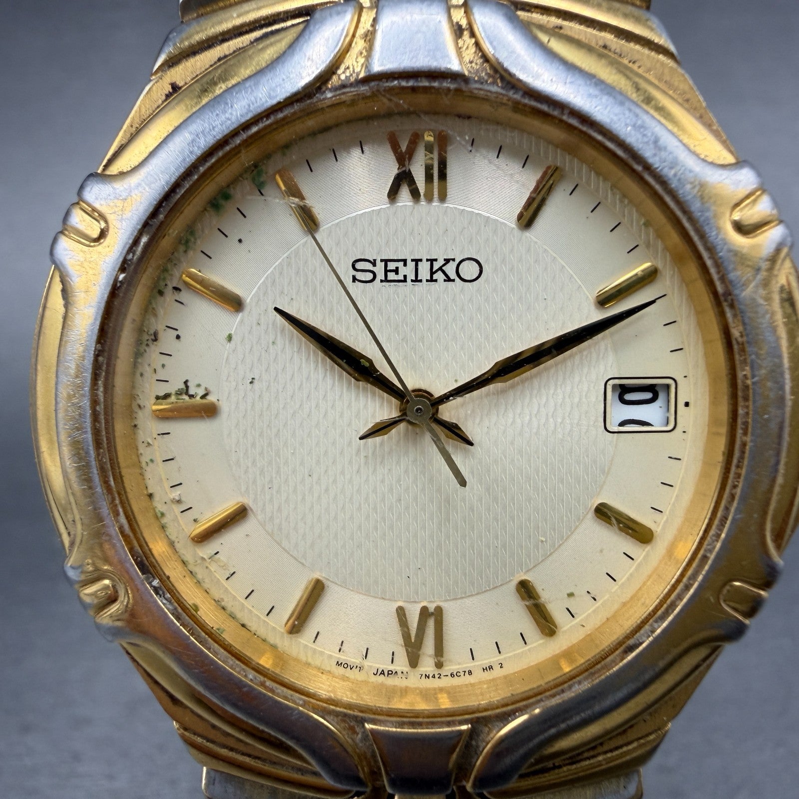 Seiko Watch Men 37mm White Dial Gold Date Round Vintage 7N42-0BD0 PARTS2