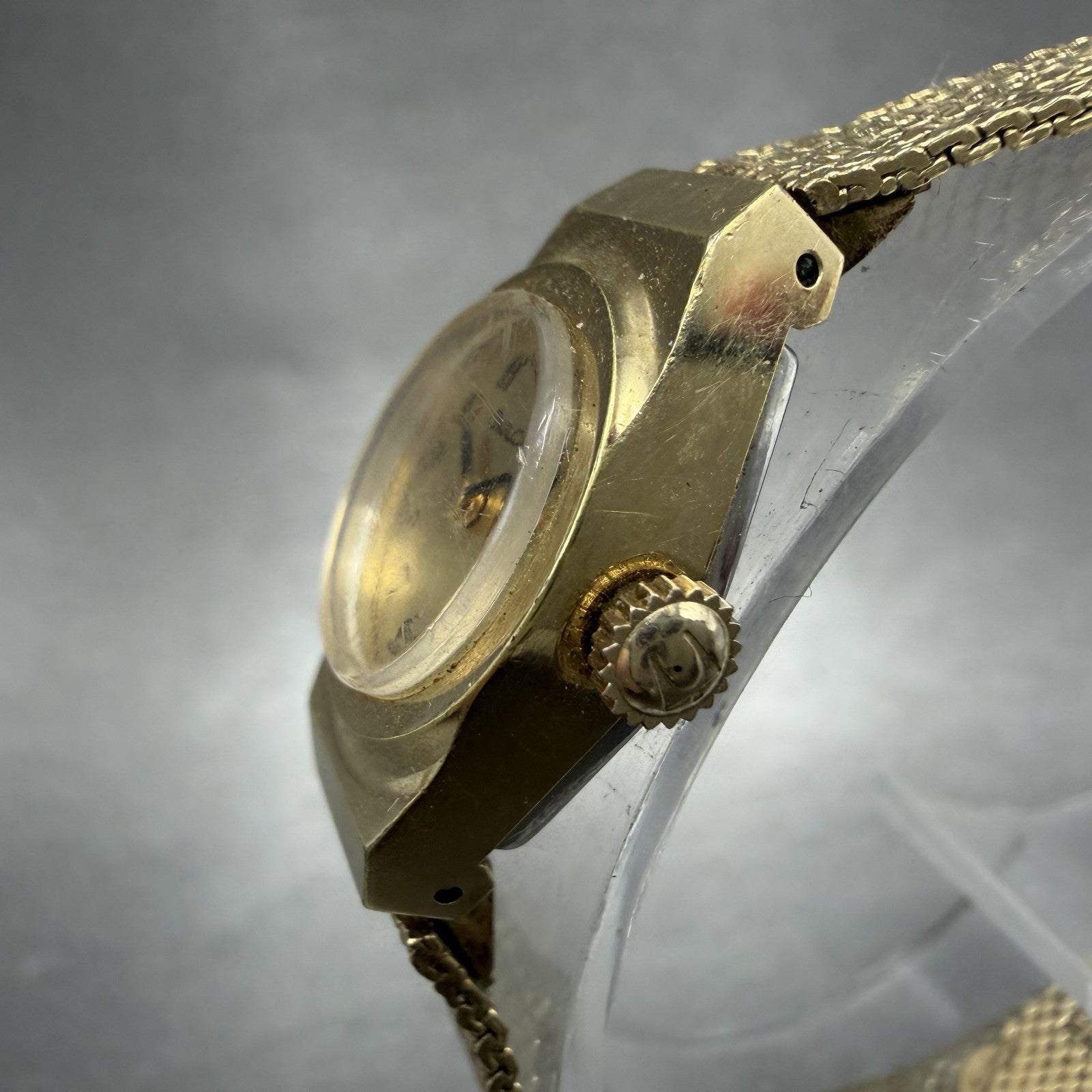 Bulova Watch Women 16mm Champagne Dial Gold Tone Manual Round Vintage Runs2