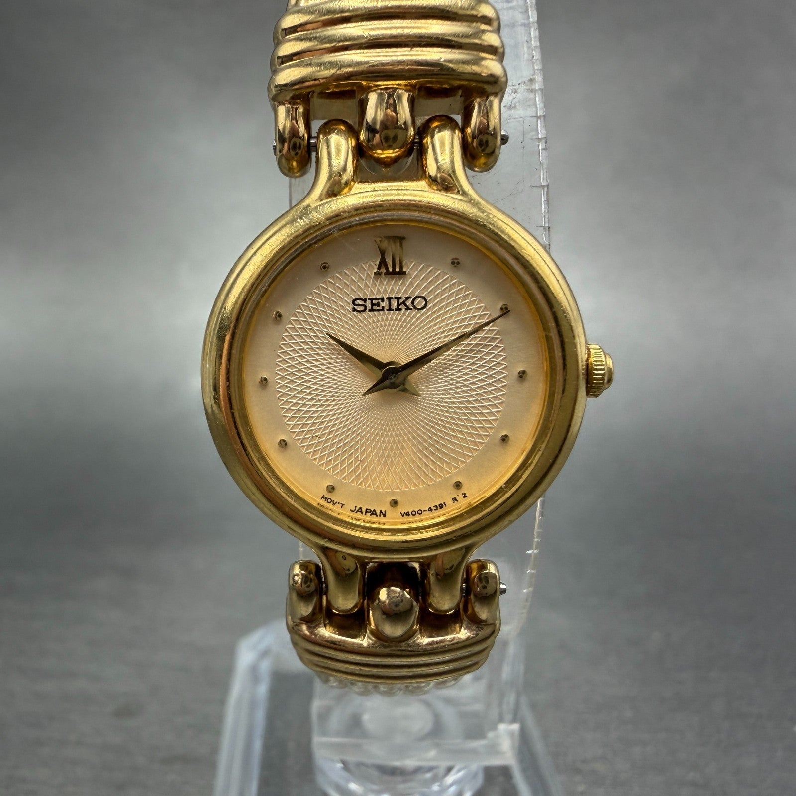 Seiko Watch Women 21mm Champagne Dial Gold Tone Round V400-1229 New Battery GVt0