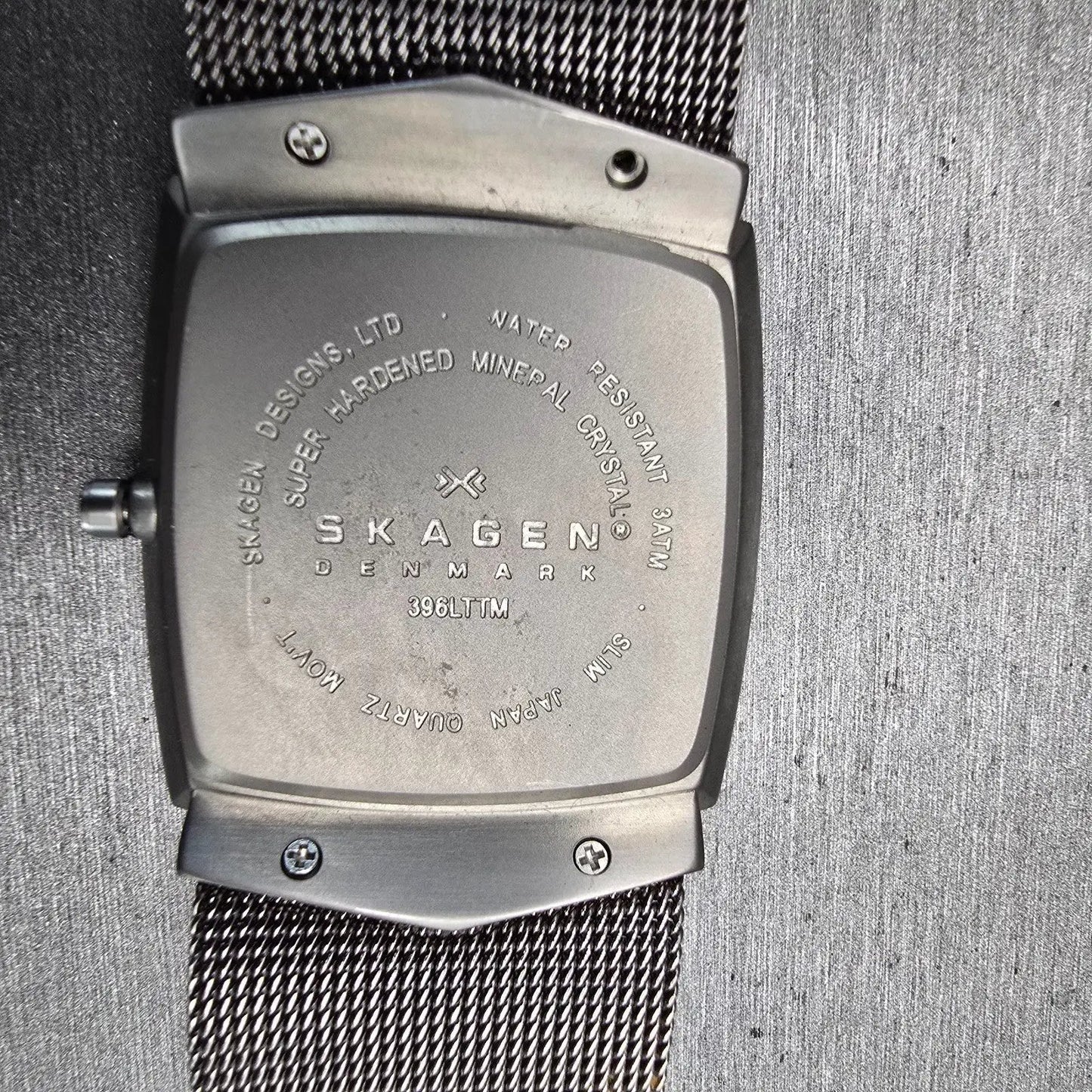 Skagen Tank Watch Men 34mm Gray Dial Titanium Daydate 396LTTM New Battery10
