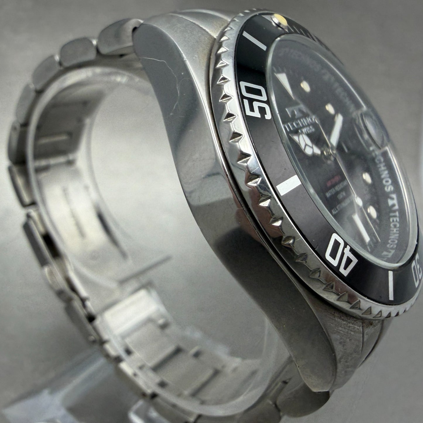 Technos Dive Watch Men 41mm Black Dial Silver Tone Round TAM629 New Battery BT53