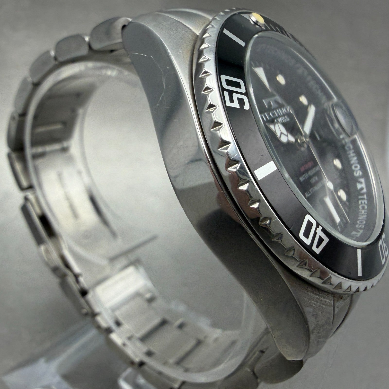 Technos Dive Watch Men 41mm Black Dial Silver Tone Round TAM629 New Battery BT53