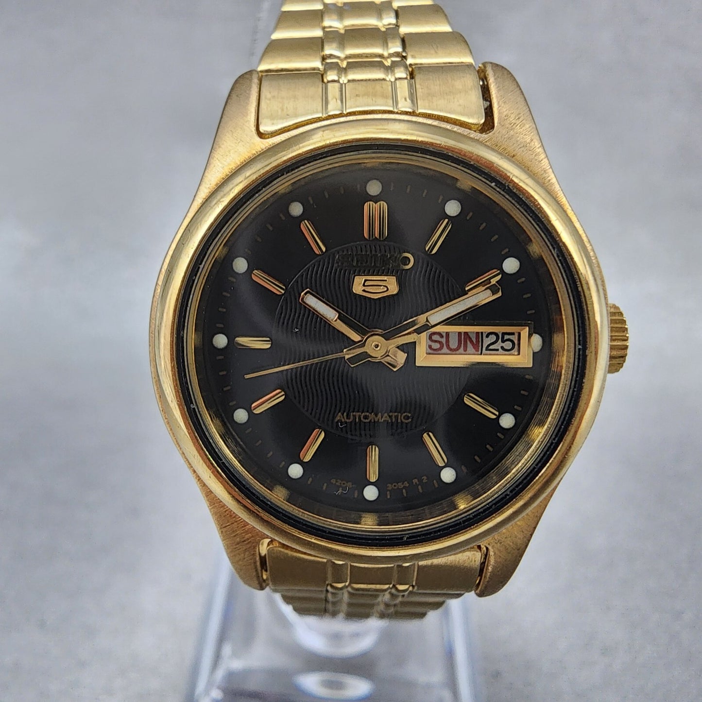 Seiko 5 Watch Women 25mm Black Dial Gold Tone Daydate Round 42060720 Runs1