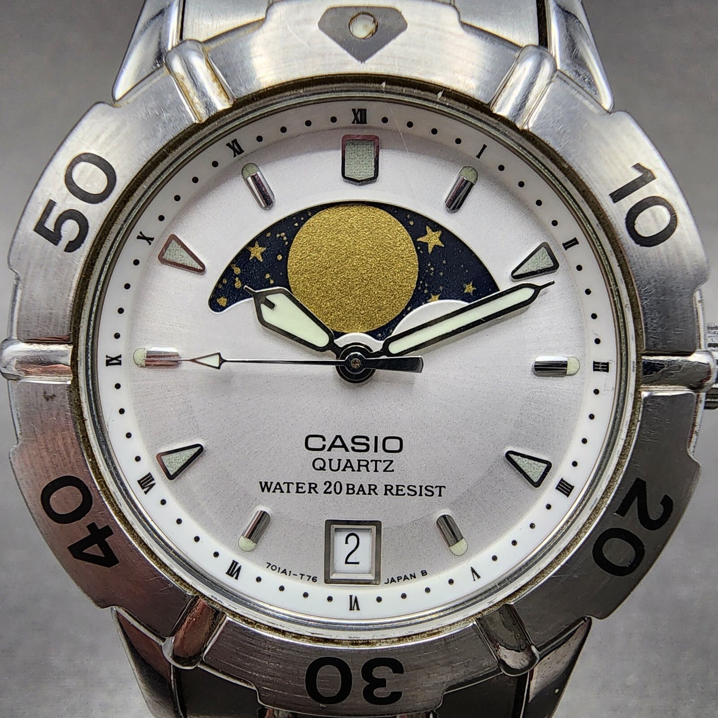 Casio Moonphase Dive Watch Men 37mm White Dial Steel Date Round New Battery1