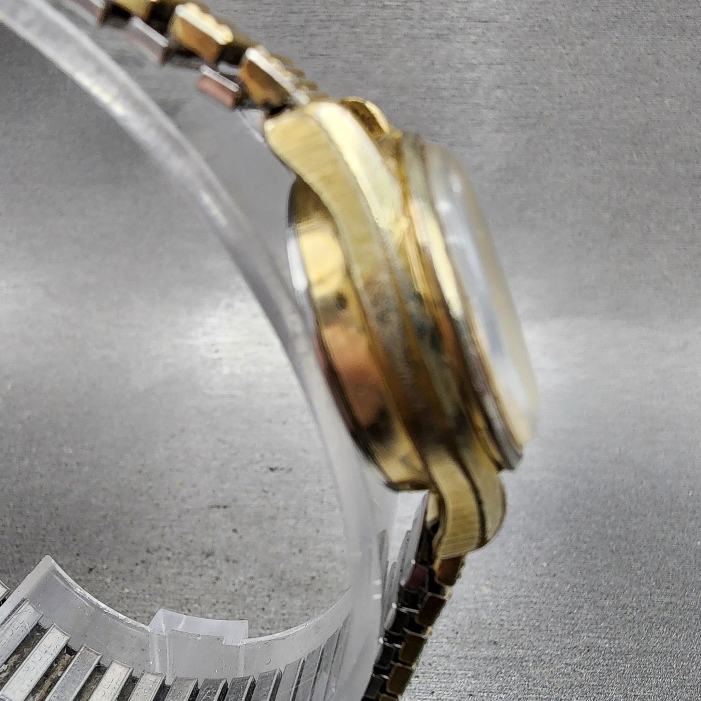 Seiko Automatic Watch Women 23mm White Dial Gold Tone Date 22050259 Runs3