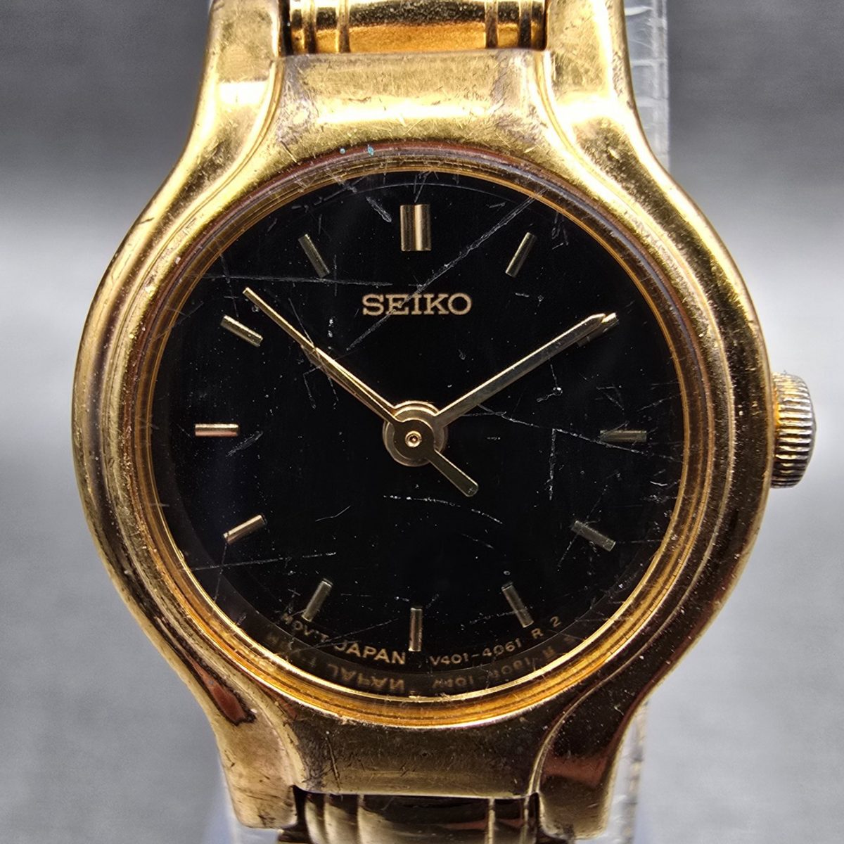 Seiko Watch Women 19mm Black Dial Gold Round V401-0289 New Battery Vintage JP561