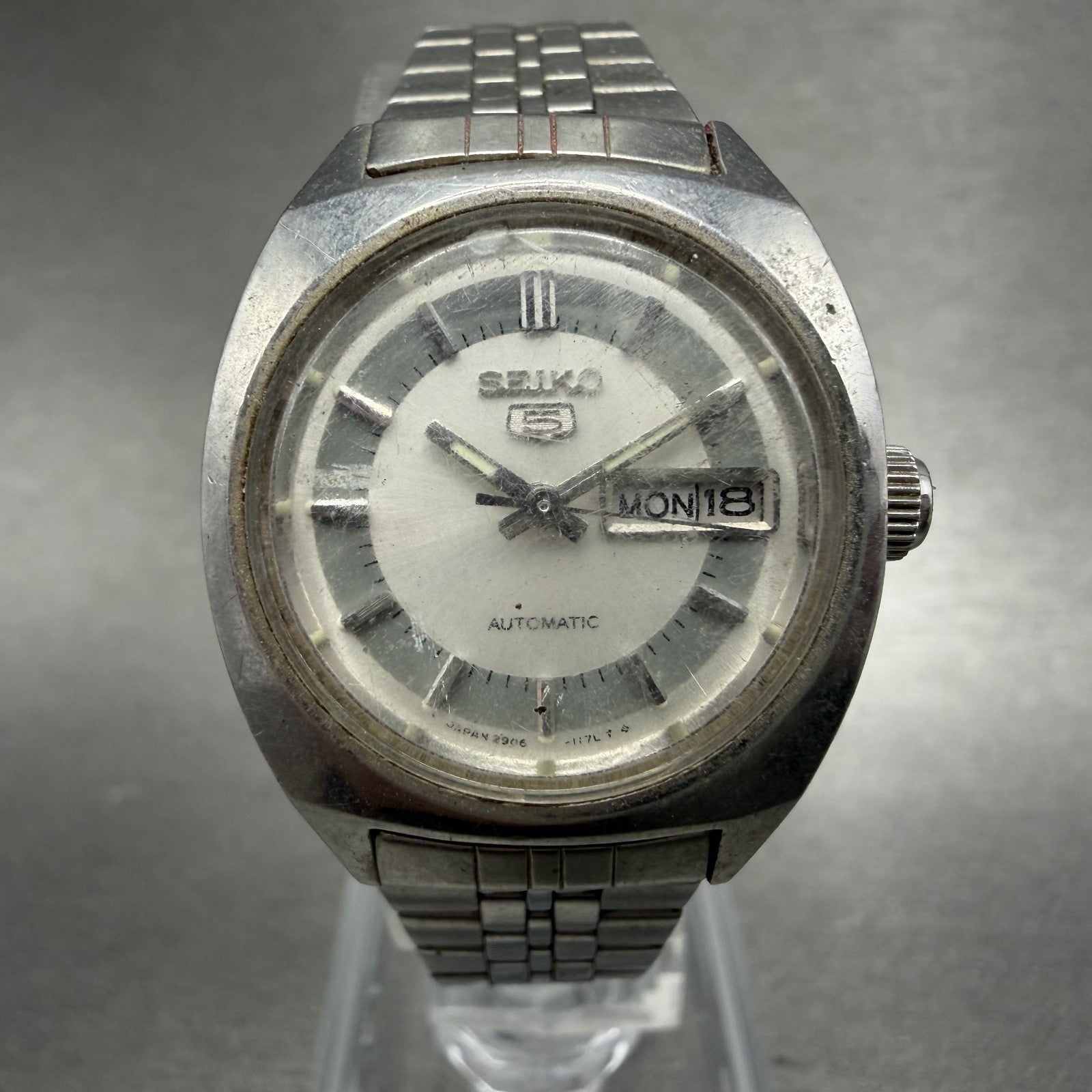 Seiko 5 Automatic Watch Women 25mm Silver Dial Steel Daydate 2906-0140 PARTS0