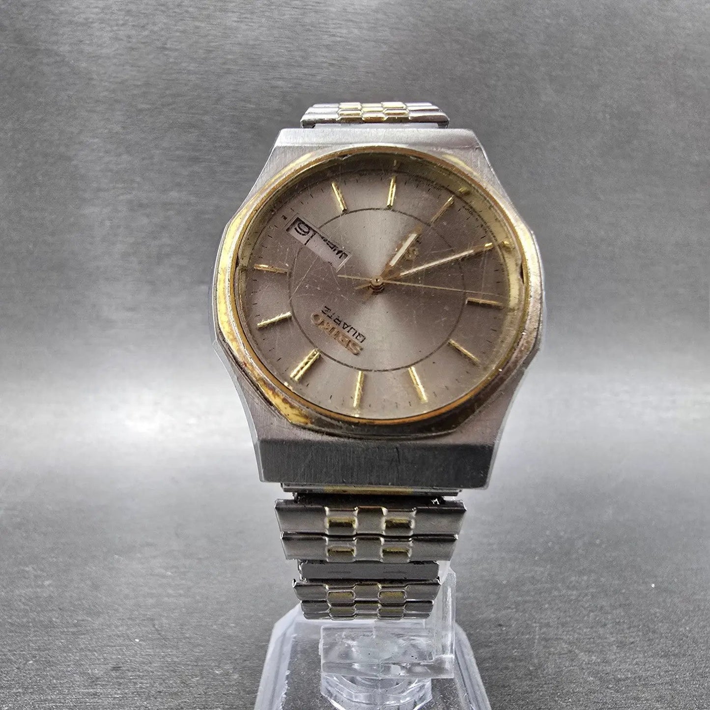 Seiko SQ Watch Men 35mm Silver Dial Two Tone Daydate Round 7123-7160 PARTS VTG6