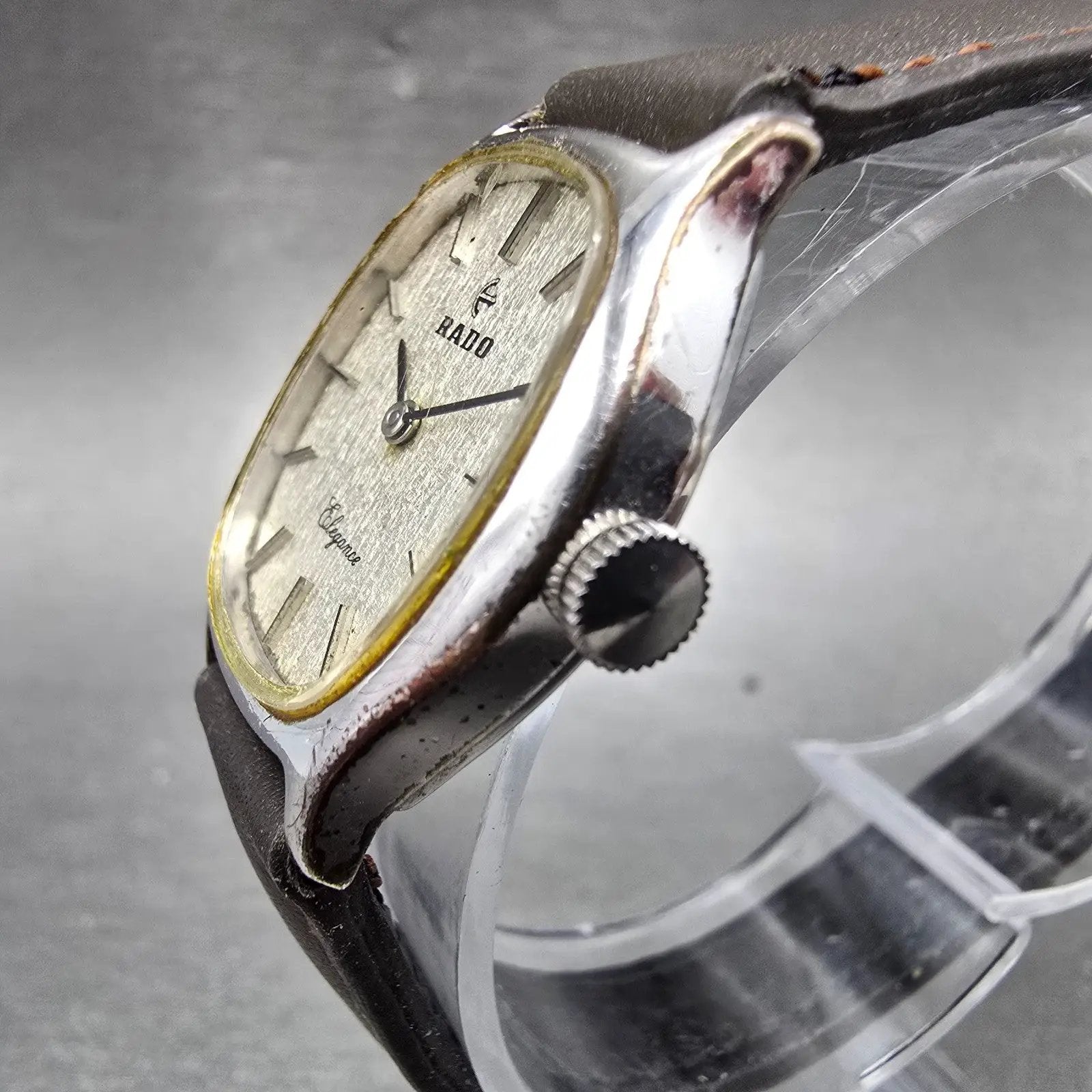Rado Elegance Watch Women 23mm Silver Dial Silver Tone Oval Manual Wind Runs VTG2