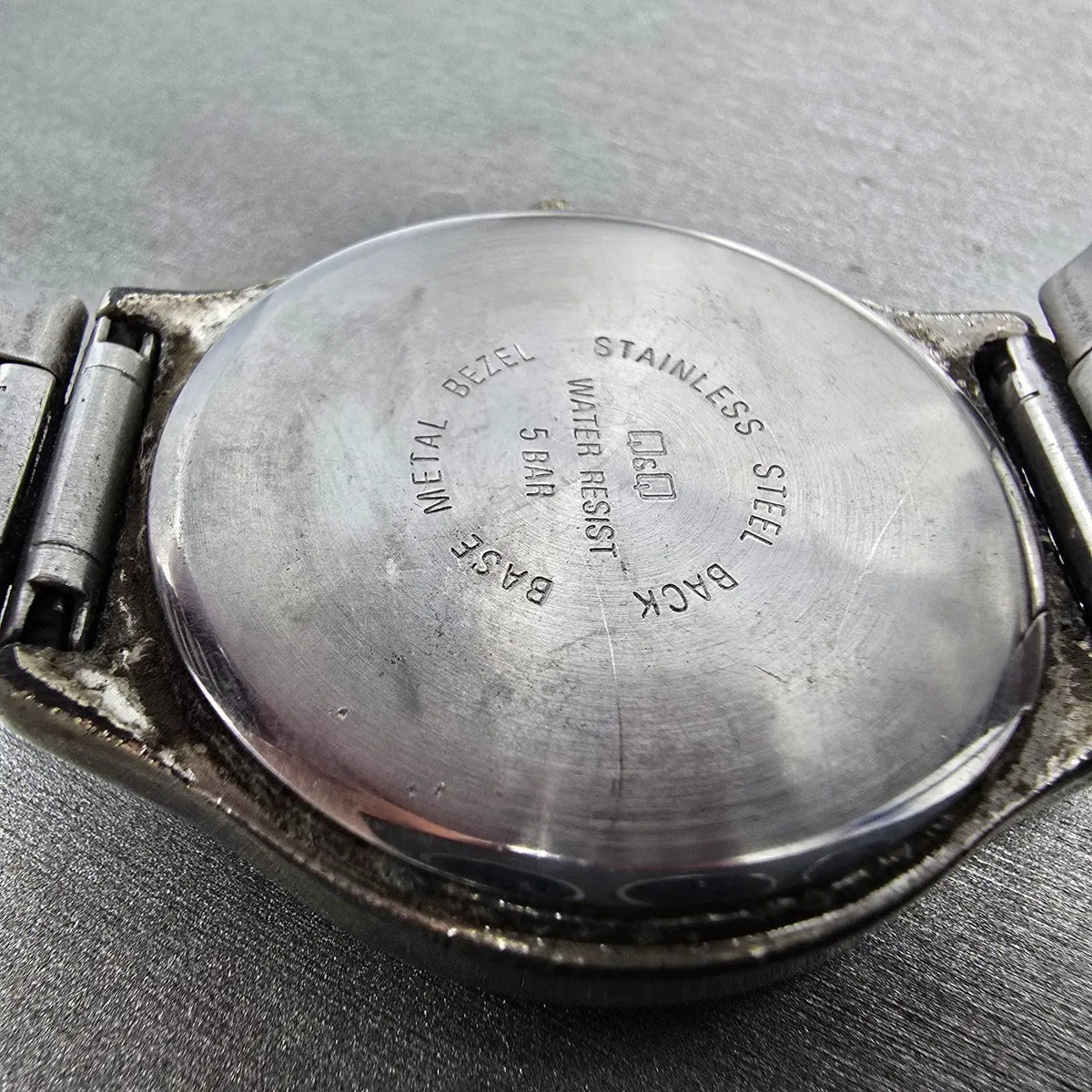 Citizen Q&Q Solar Watch Men 35mm Champagne Dial Silver Tone Round Bracelet Runs10