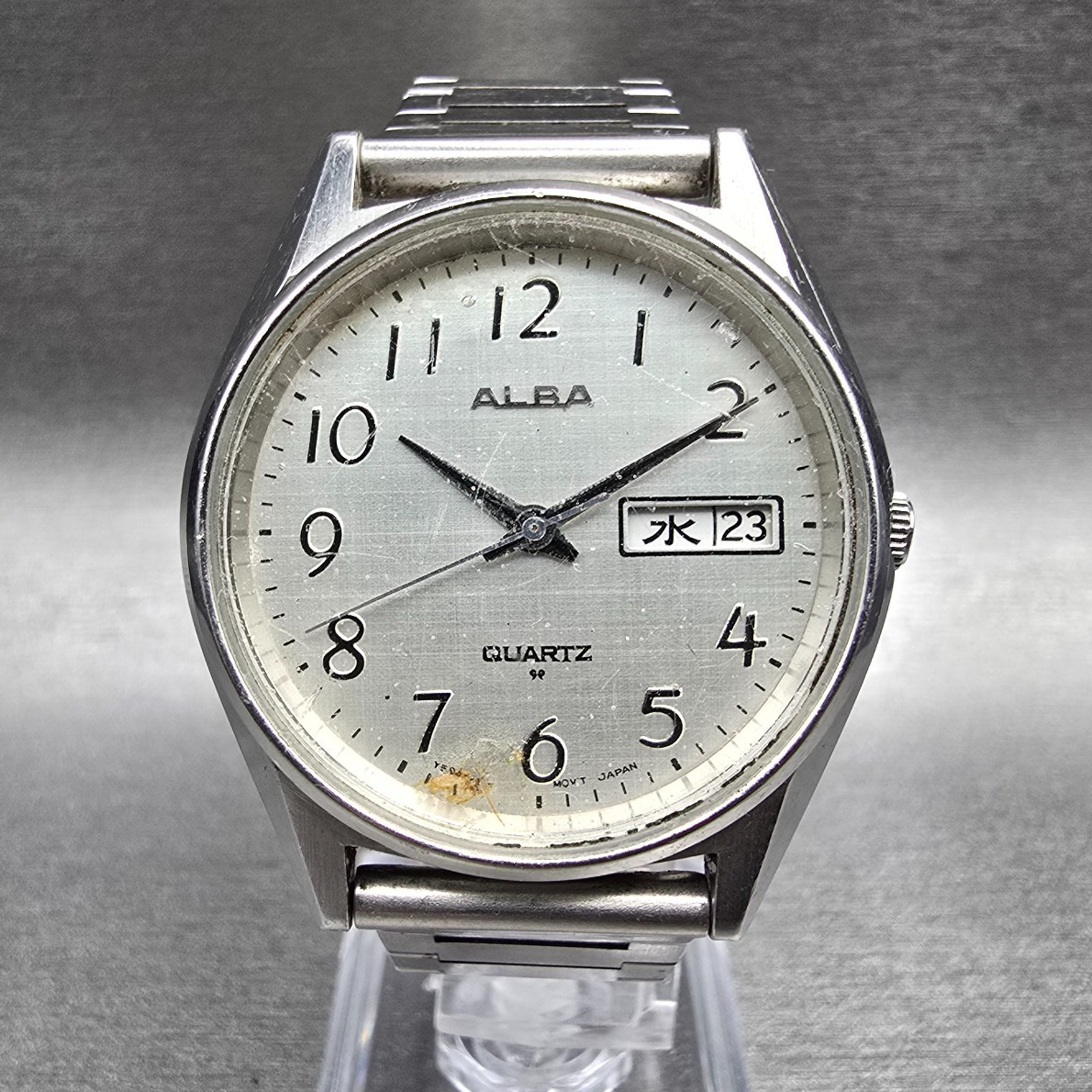 Seiko Alba Watch Men 35mm Silver Dial Silver Tone Daydate Y504-0010 New Battery0