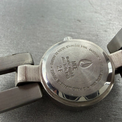 Nixon Nice Watch Women 21mm Black Dial Silver Tone Round New Battery9