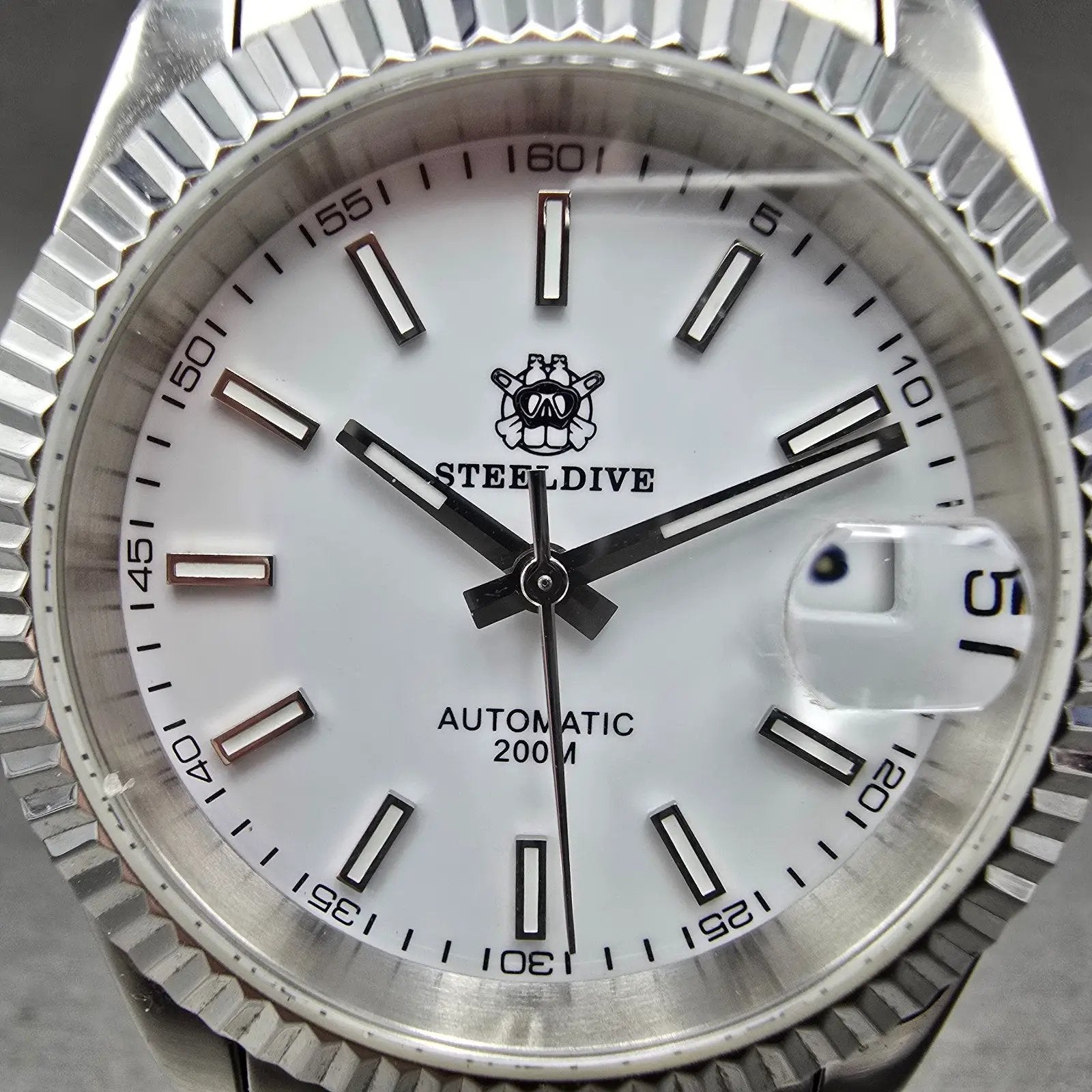 Steeldive Automatic Watch Men 39mm White Dial Stainless Steel Date Round Works1