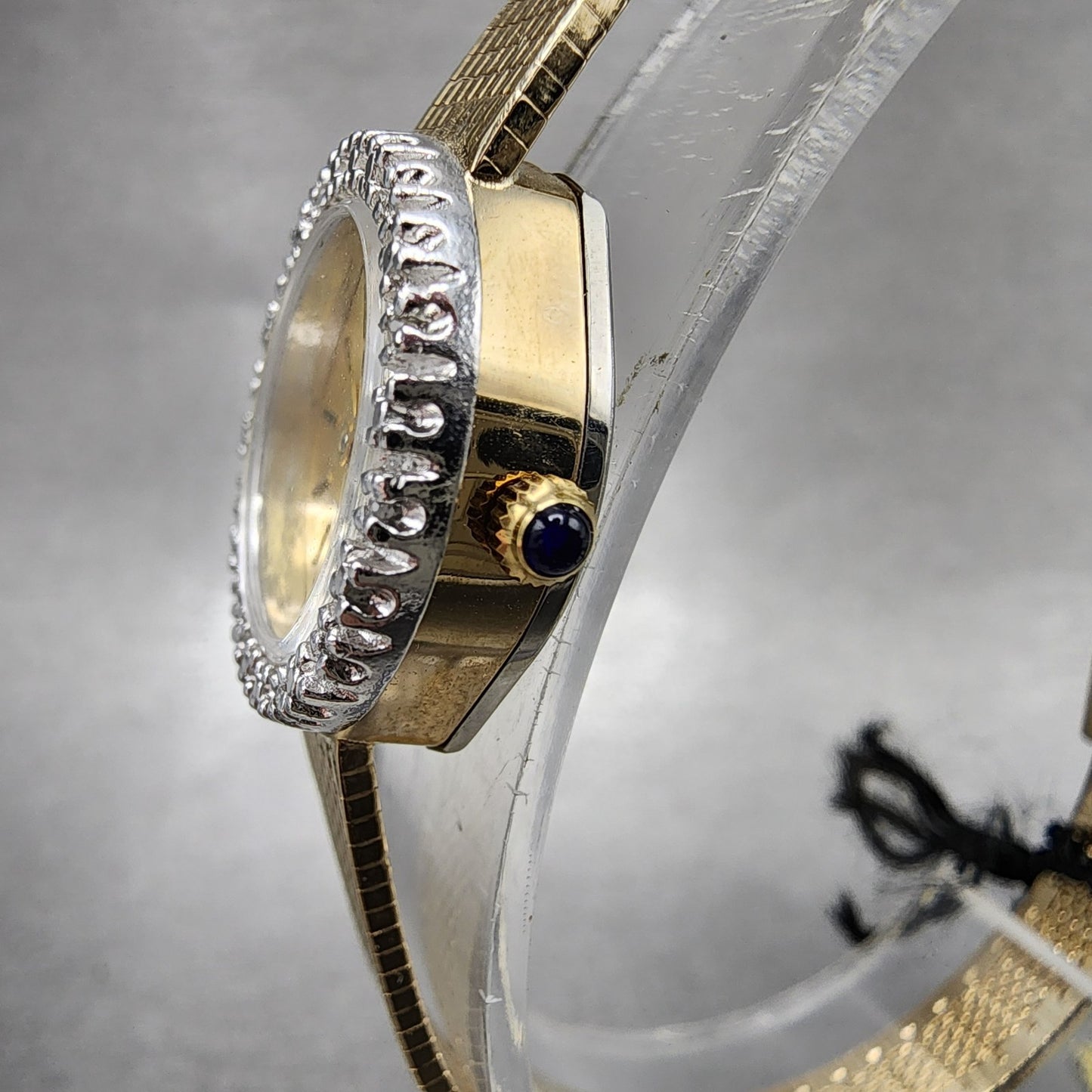 Lucien Piccard Dufonte Watch Women 17mm Champagne Dial Gold Tone Round New Batt2