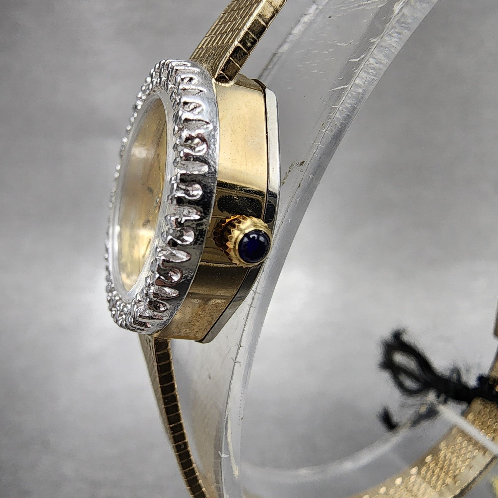 Lucien Piccard Dufonte Watch Women 17mm Champagne Dial Gold Tone Round New Batt2