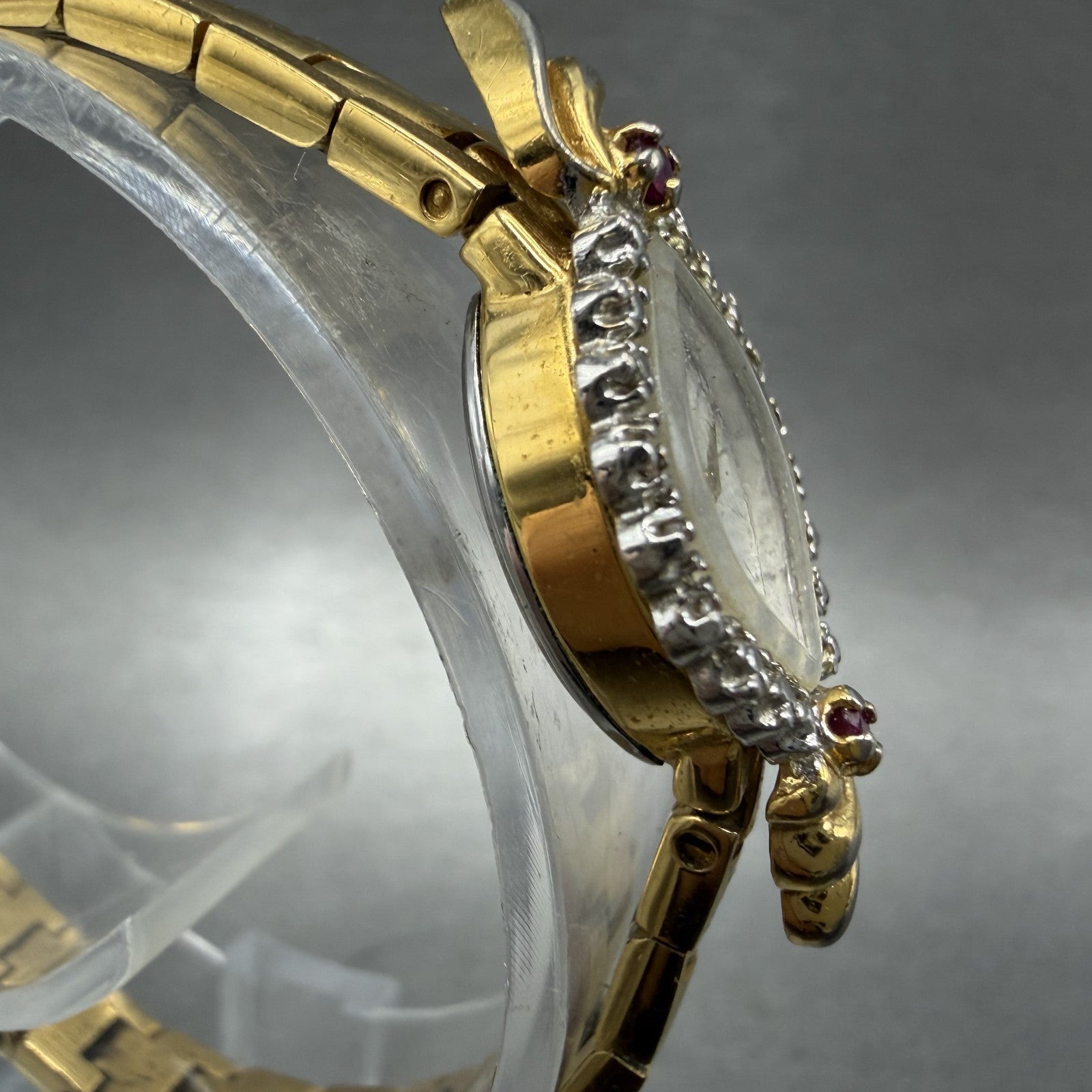 Seiko Pulsar Watch Women 17mm Silver Dial Gold Tone V400L167A New Battery3