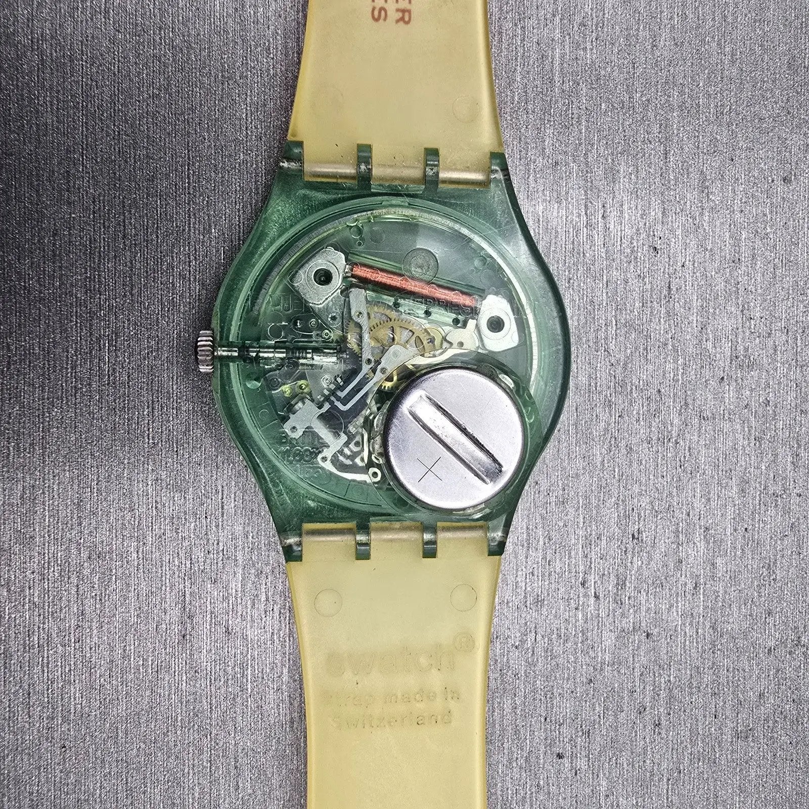 Swatch Gent Atlanta Laurels Watch Men Green Dial Green Case Round GZ145 New Batt11