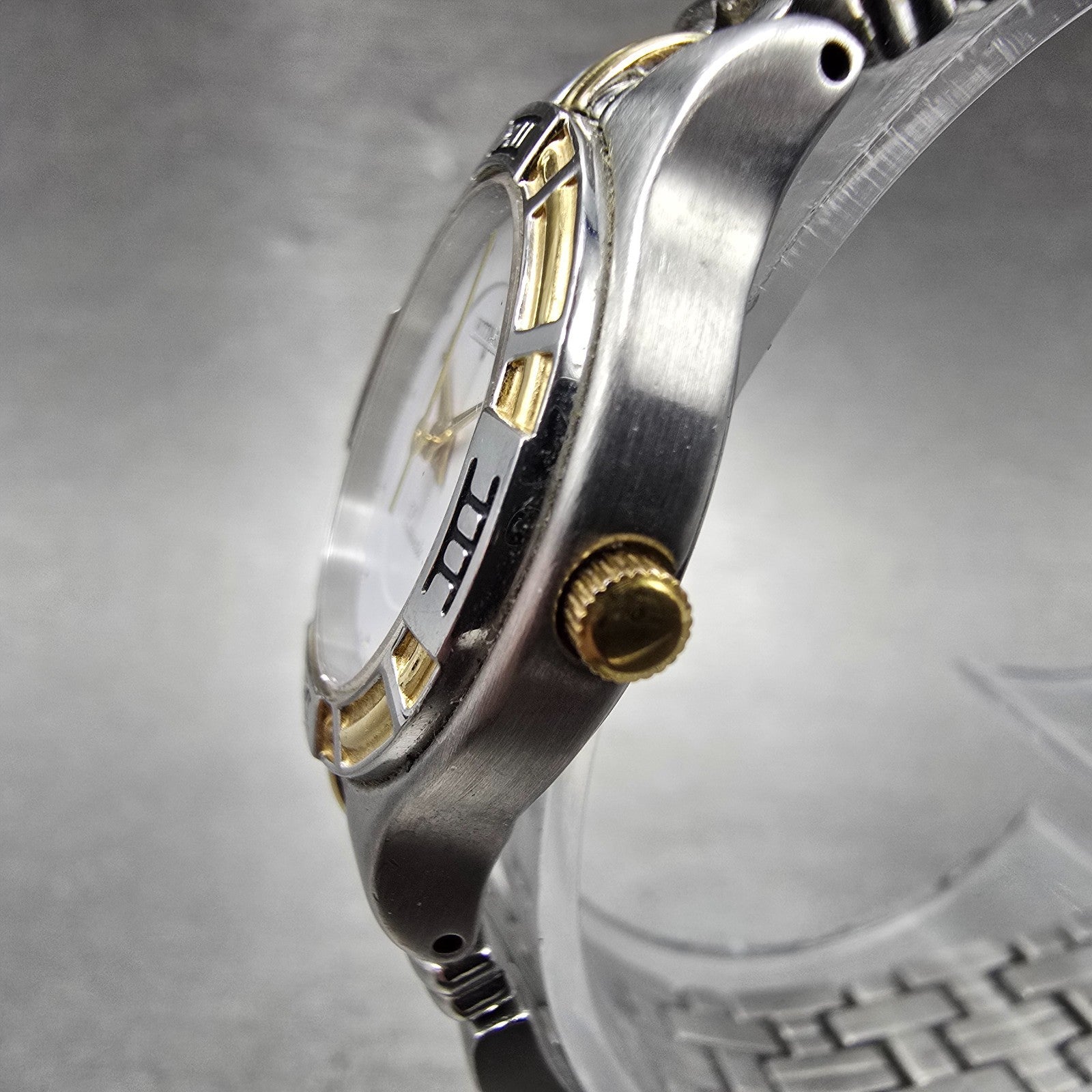Wittnauer Laureate Watch Women 25mm White Dial Two Tone Date Round New Battery P3