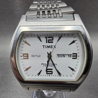Timex Perpetual Calendar Watch Men 40mm White Dial Silver Tone Daydate New BattP0