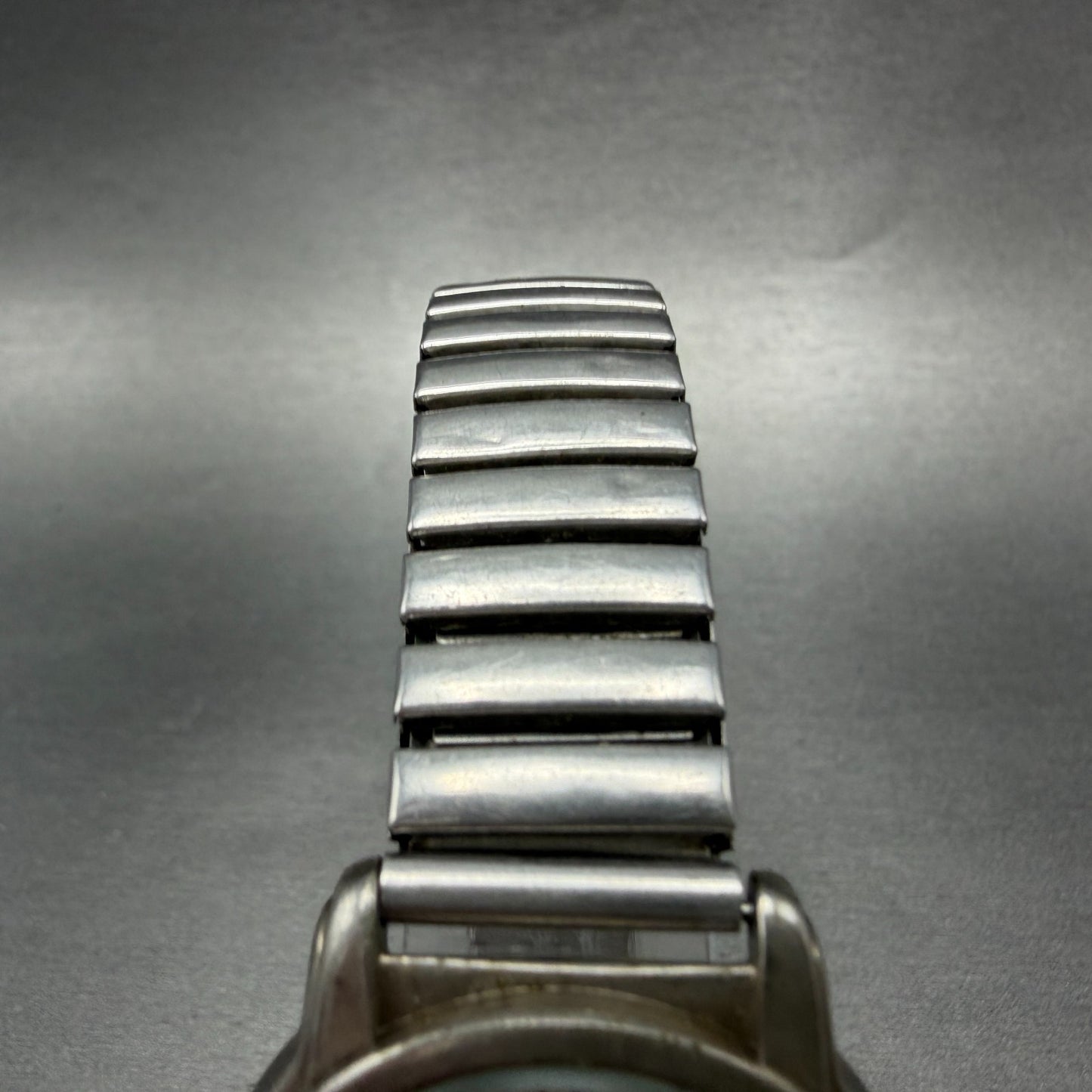 Seiko Alba Carib Watch Unisex 33mm White Dial Silver Tone Round V721-6A80 NewBat5