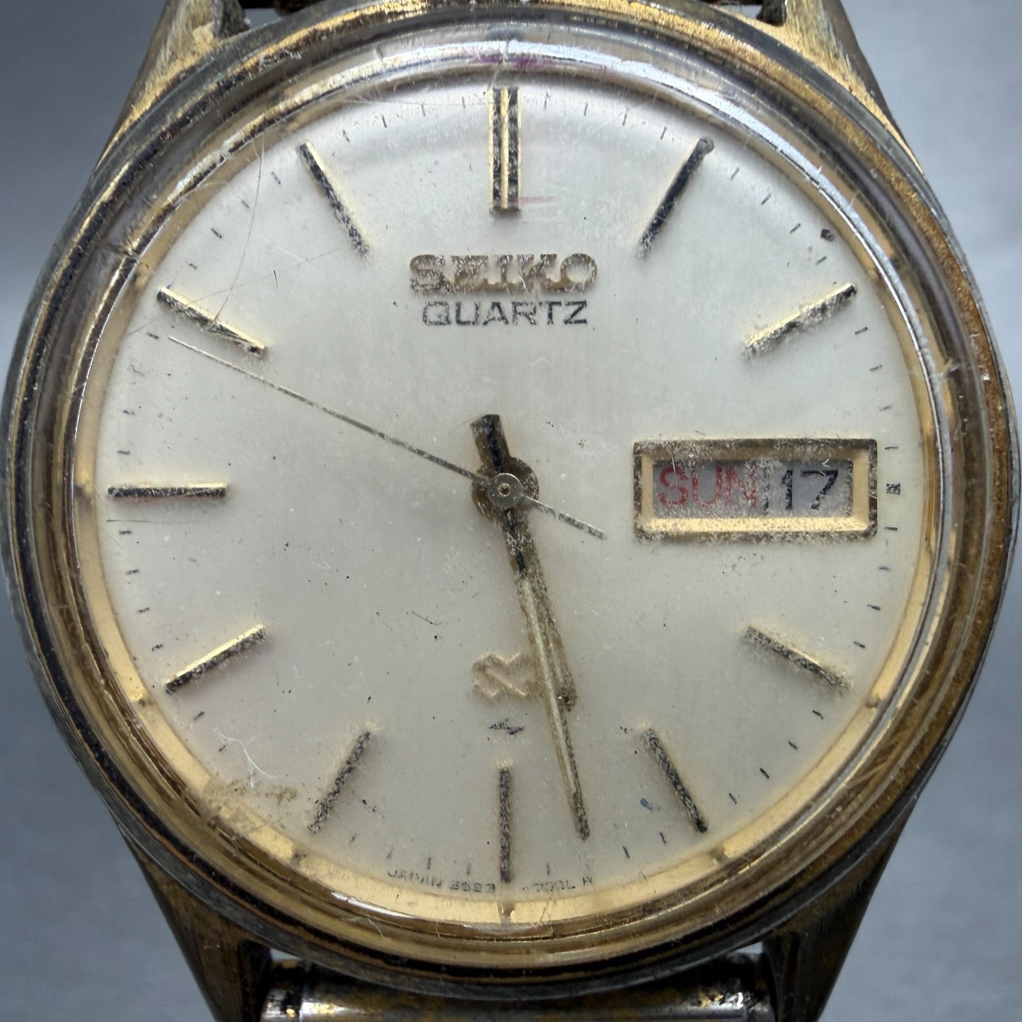 Seiko SQ Watch Men 34mm Silver Dial Gold Tone Daydate Round 6923-7009 PARTS2