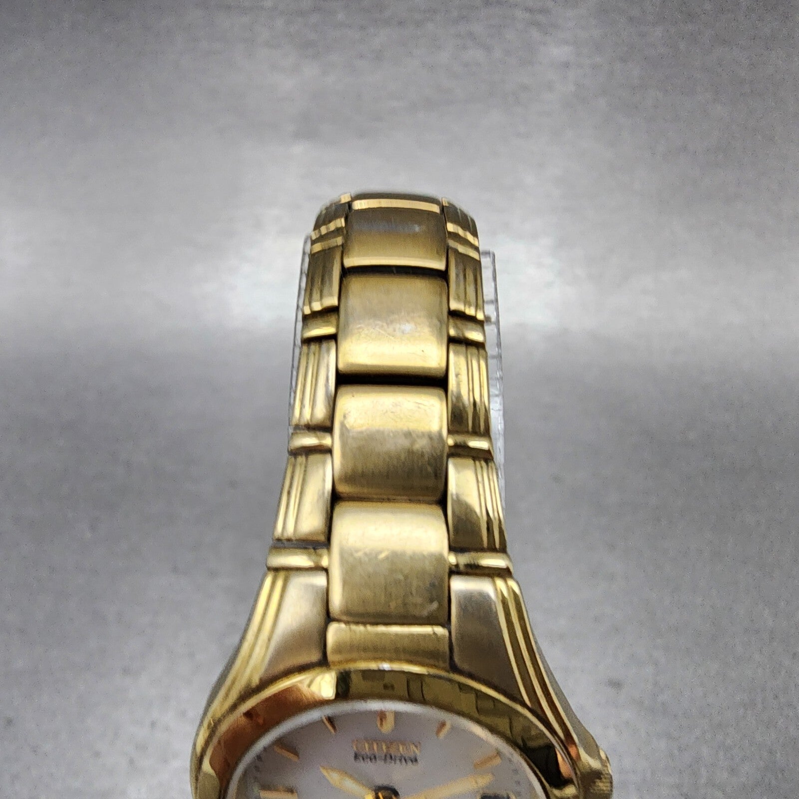 Citizen EcoDrive Watch Women 26mm White Dial Gold Tone Date Round Runs4