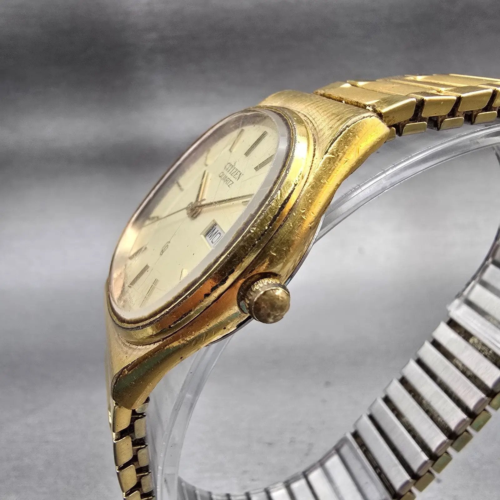 Citizen CQ Watch Men 31mm Champagne Dial Gold Tone Daydate 4-711521 New Battery2
