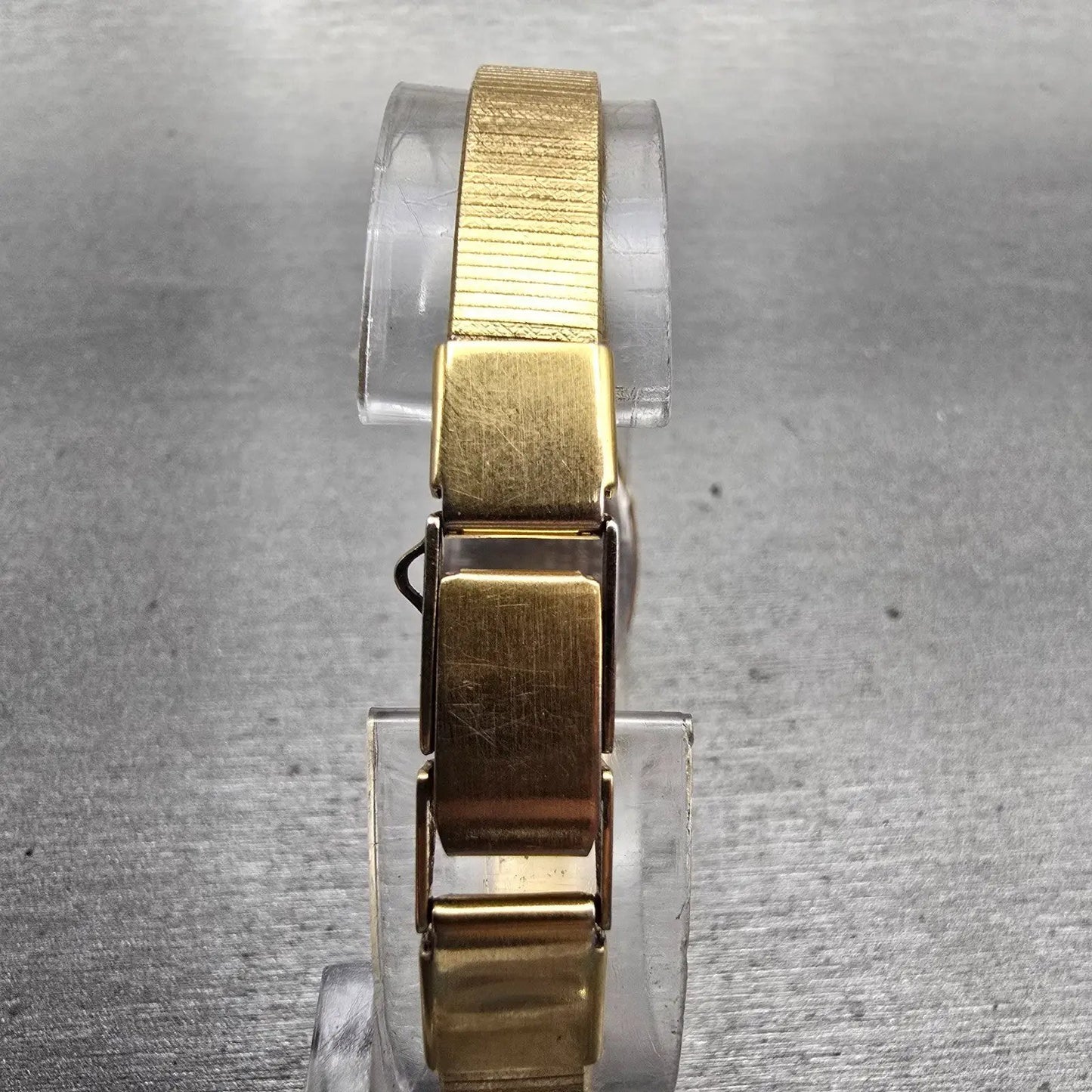 Seiko Watch Women 17mm Champagne Dial Gold Tone Oval 5421-5029 New Battery VTG7
