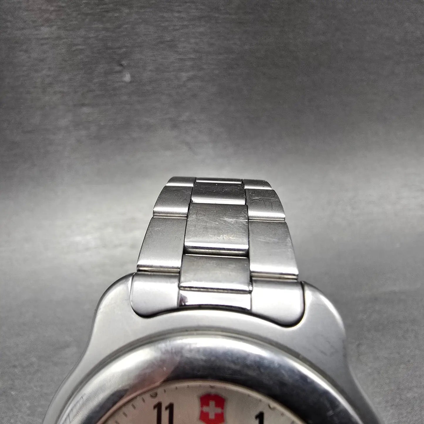 Victorinox Swiss Army Officer Watch Men 41mm Silver Dial Silver Date New Battery4