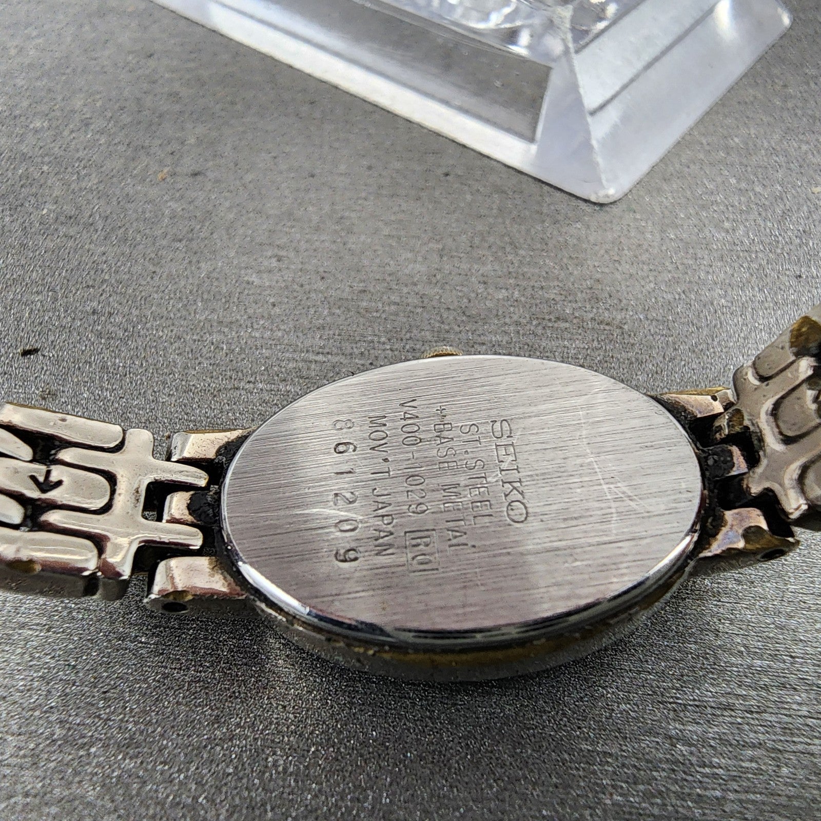 Seiko Watch Women 17mm White Dial Two Tone Oval Vintage V4001029 New Battery9