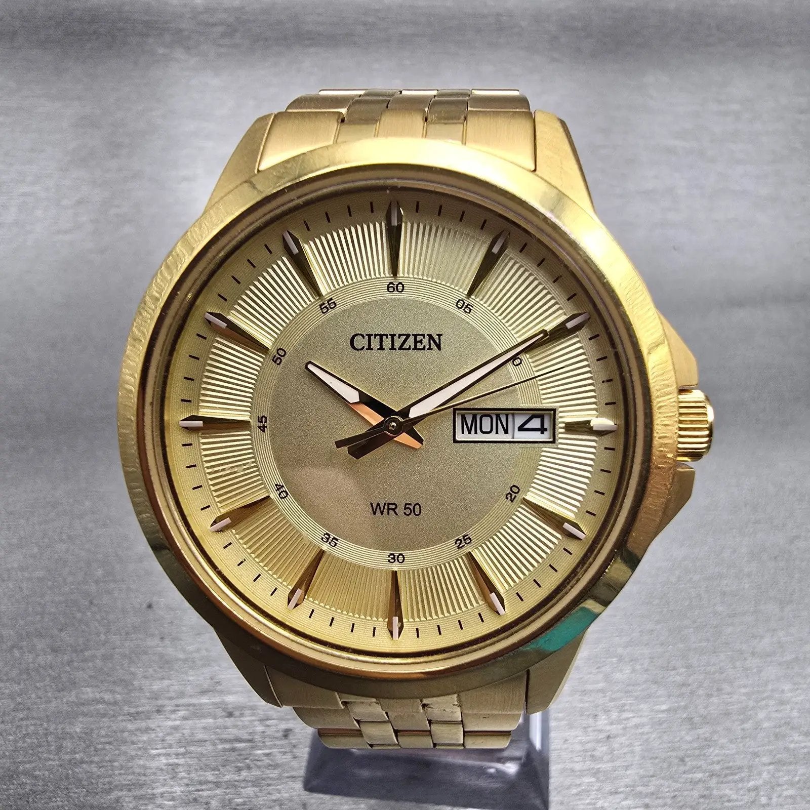 Citizen Watch Men 41mm Gold Dial Gold Tone Daydate Round 1502-S097835 New Batt0