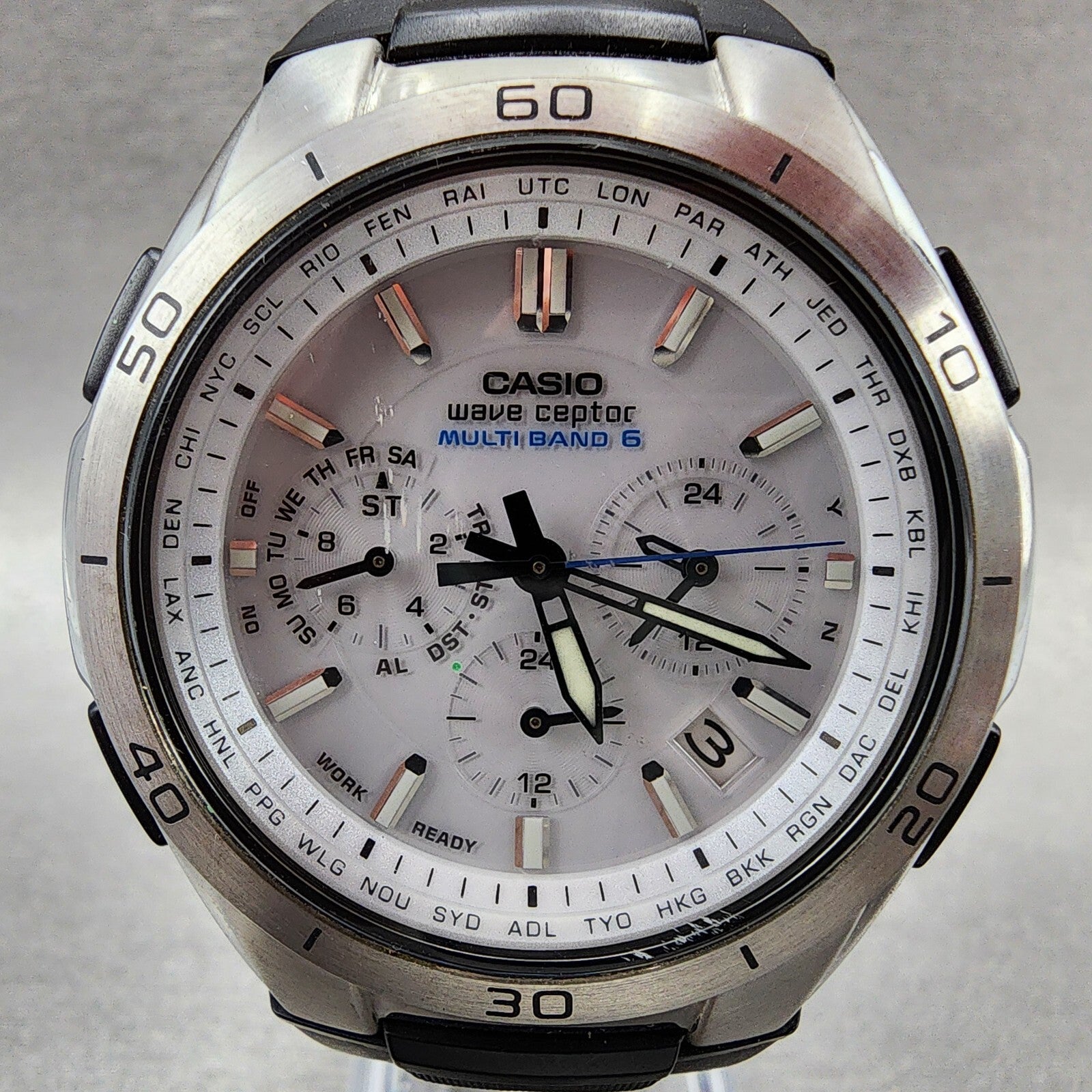 Casio Wave Ceptor Solar Watch Men 43mm White Dial Silver Tone Chronograph Runs1