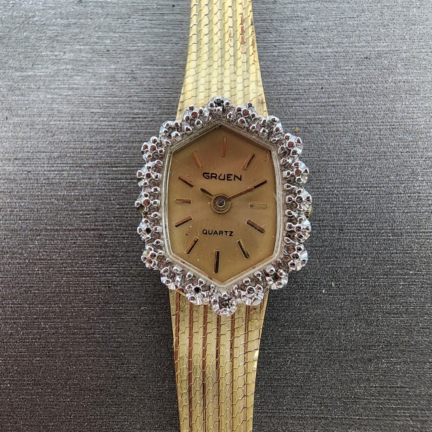 Gruen Watch Women 14mm Gold Dial Gold Tone Hexagon Diamond Bezel READ!! New Batt1