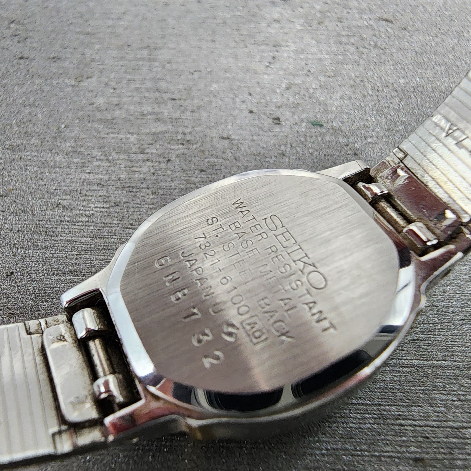 Seiko Watch Women 18mm White Dial Two Tone Oval 73216100 New Battery9