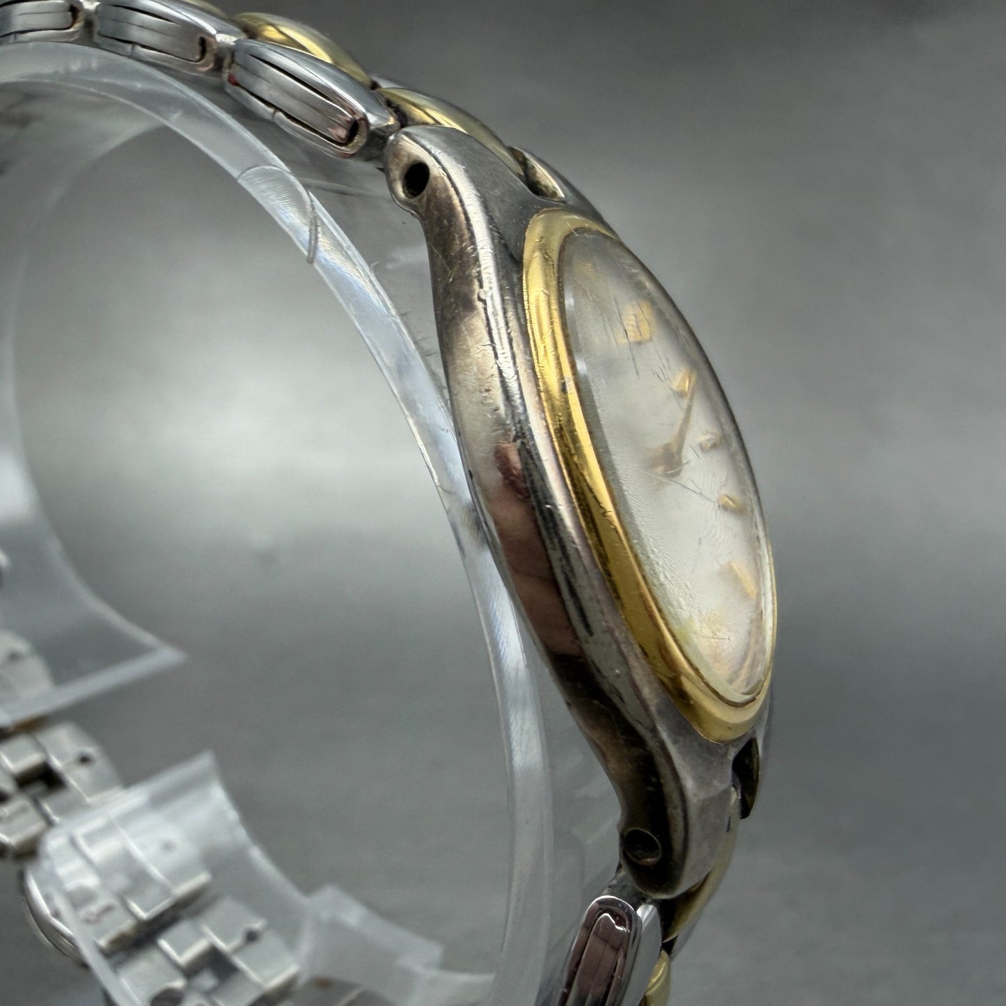Seiko Watch Women 20mm White Dial Two Tone Oval 1n00-6F80 New Battery Vintage 4F3