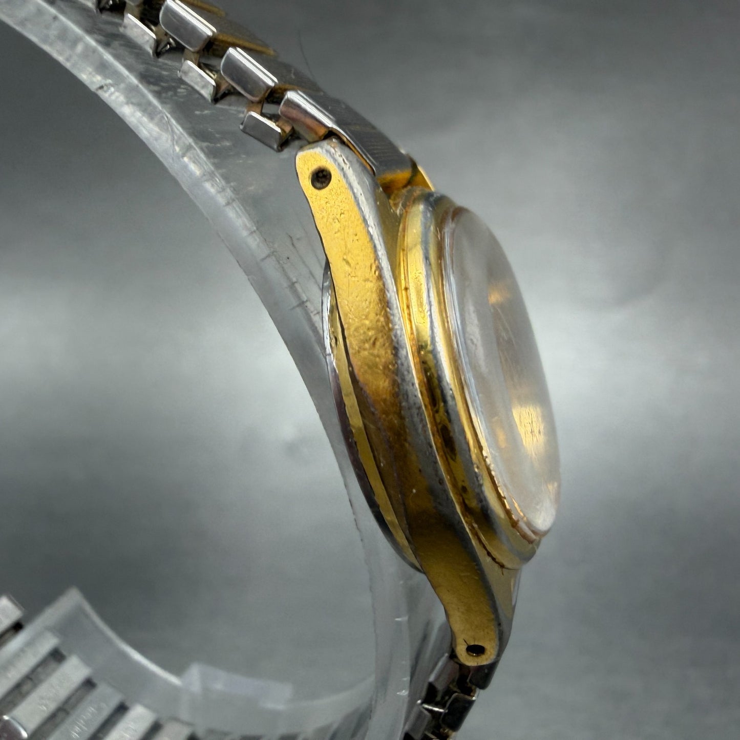 Seiko SQ Watch Women 24mm White Dial Gold Tone Daydate Round 7N83-6A09 NewBat B83