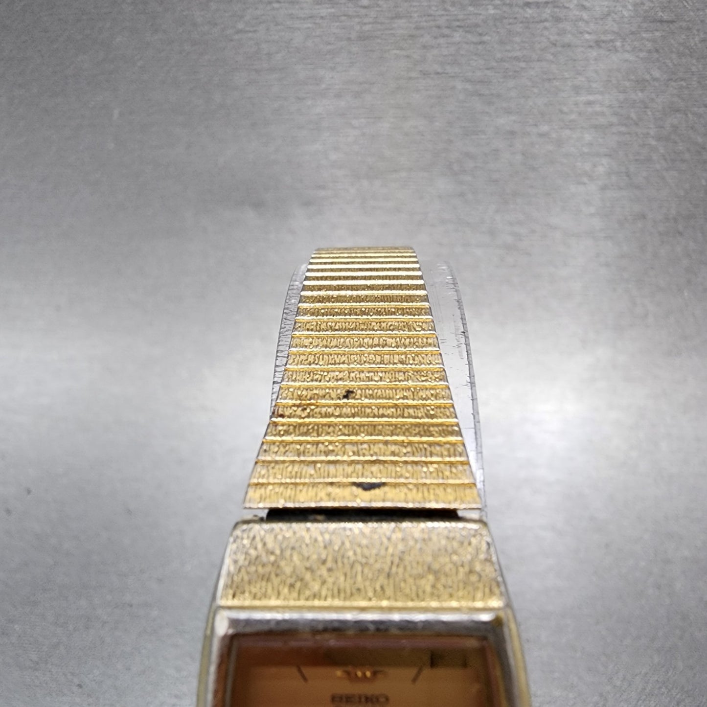 Seiko Watch Women 19mm Champagne Dial Gold Tone Rectangle 8y215000 New Battery4